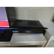 미니itx 본체와 모니터 팝니다.